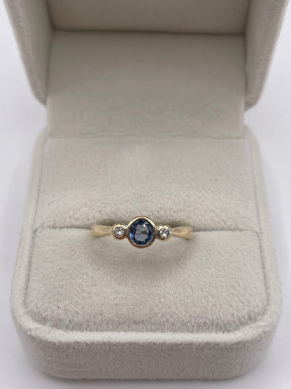 9ct gold sapphire and diamond ring