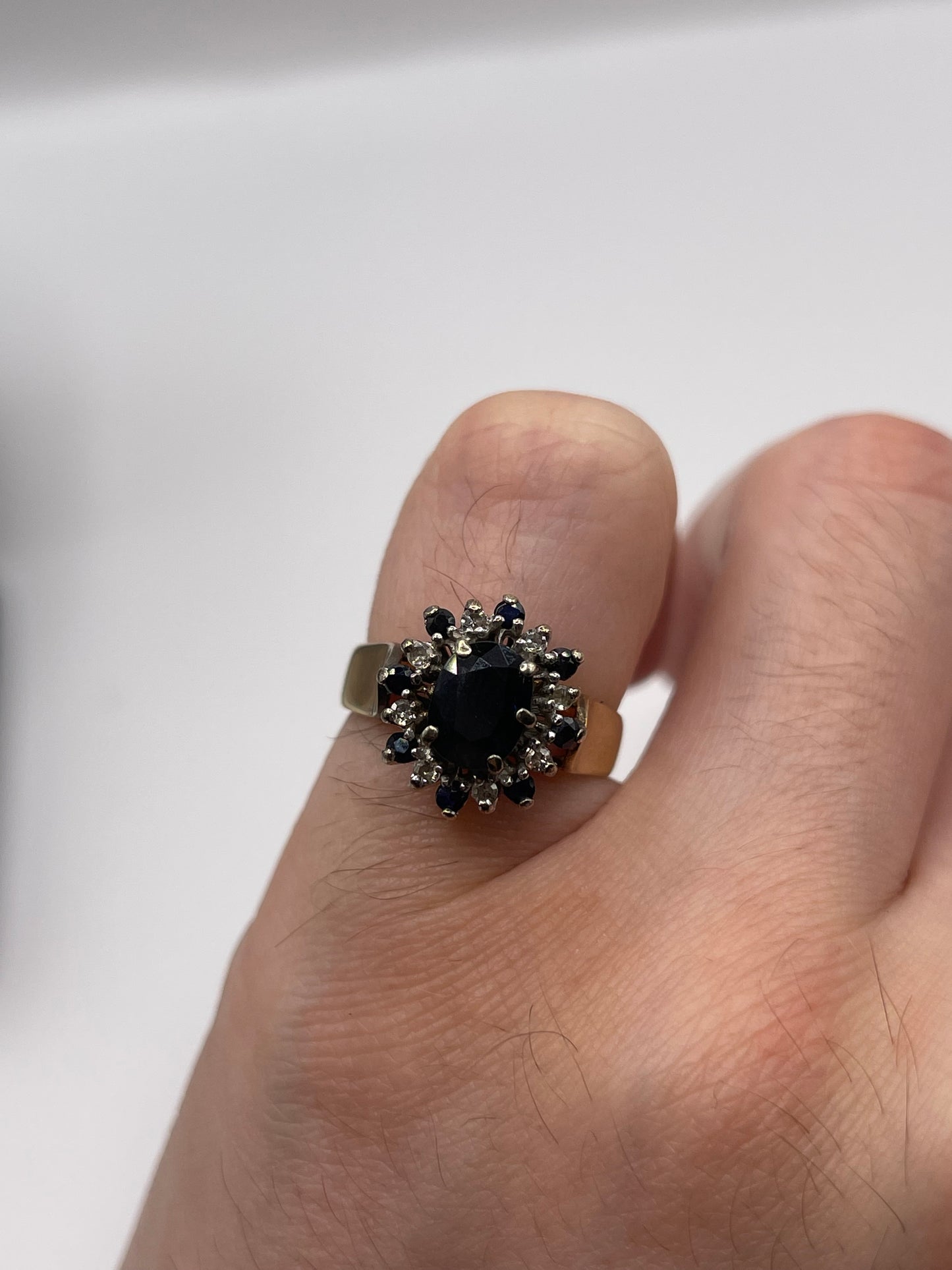 9ct gold sapphire and diamond ring