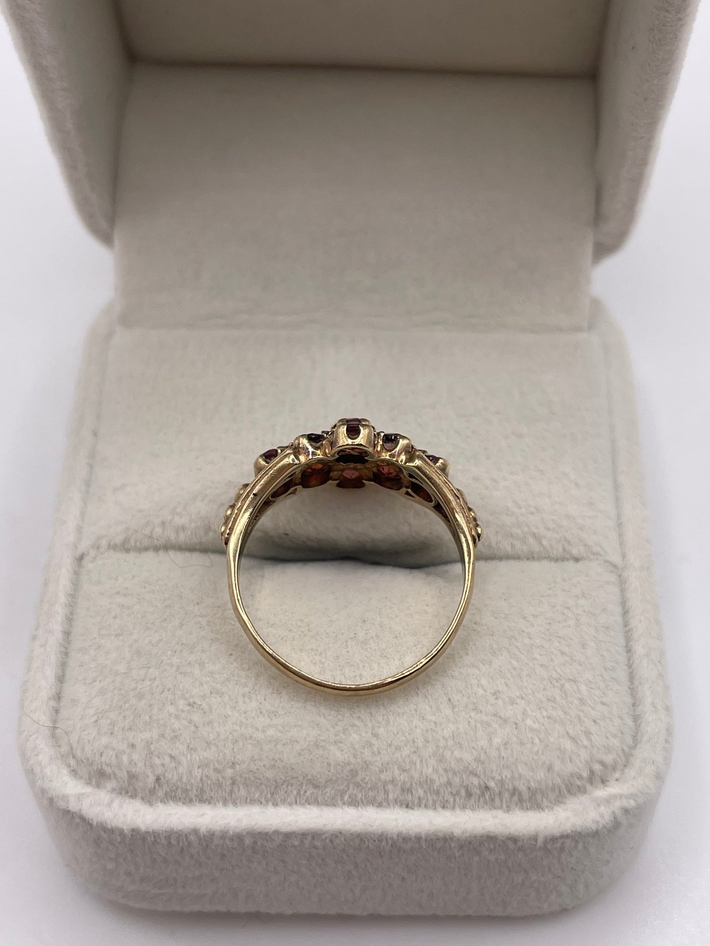9ct gold garnet cluster ring