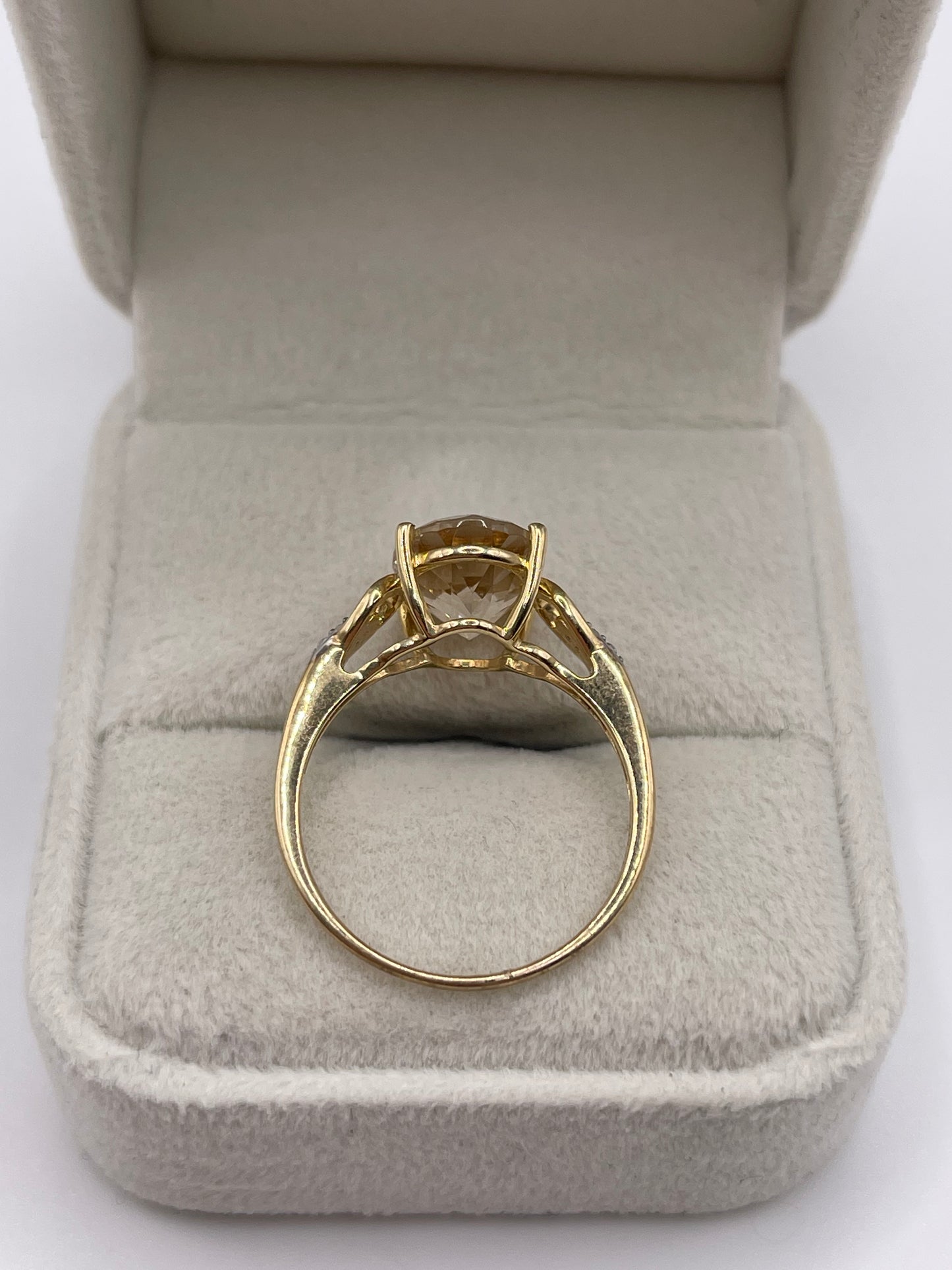 9ct gold quartz and diamond ring