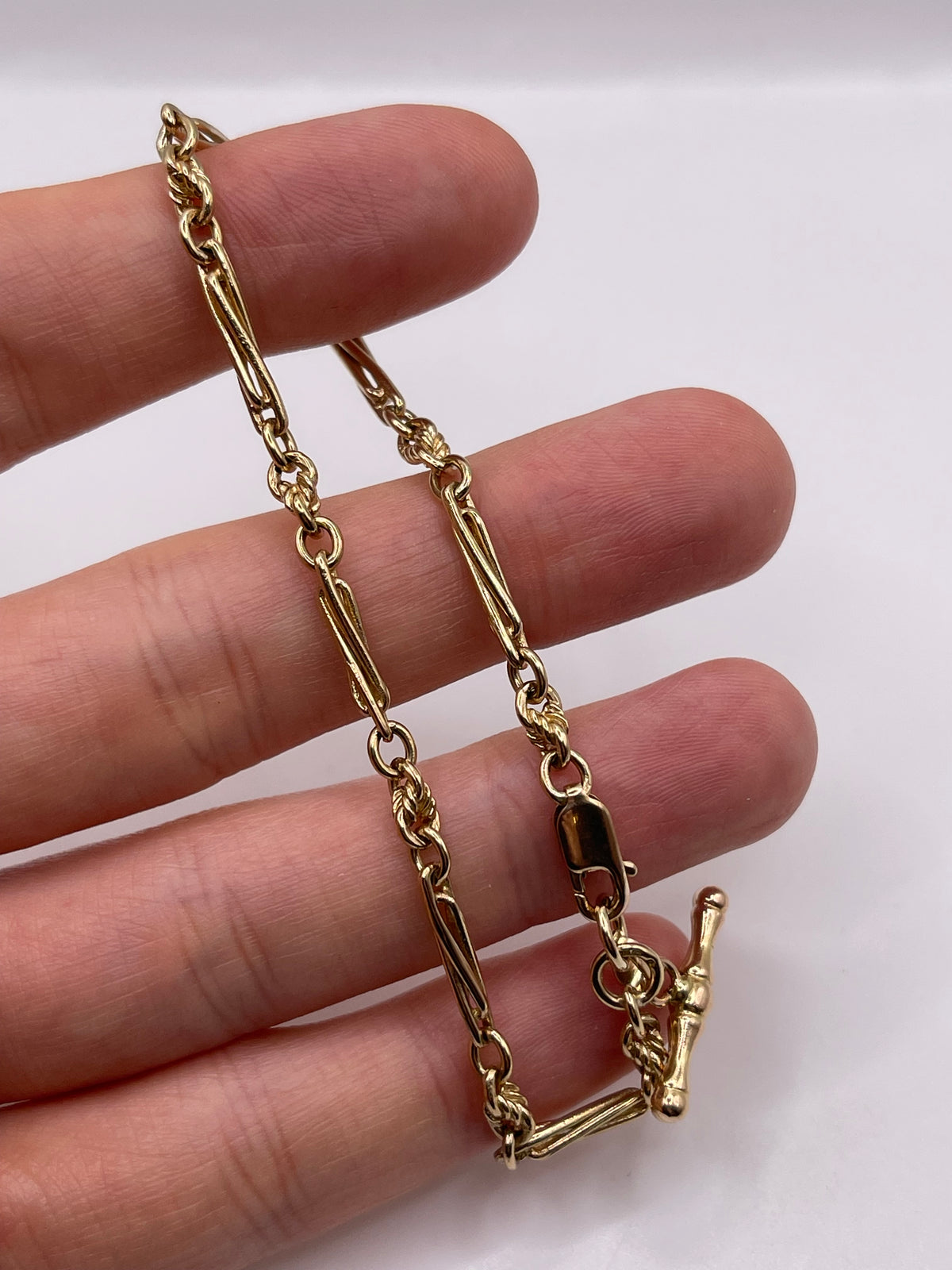 9ct gold t bar bracelet
