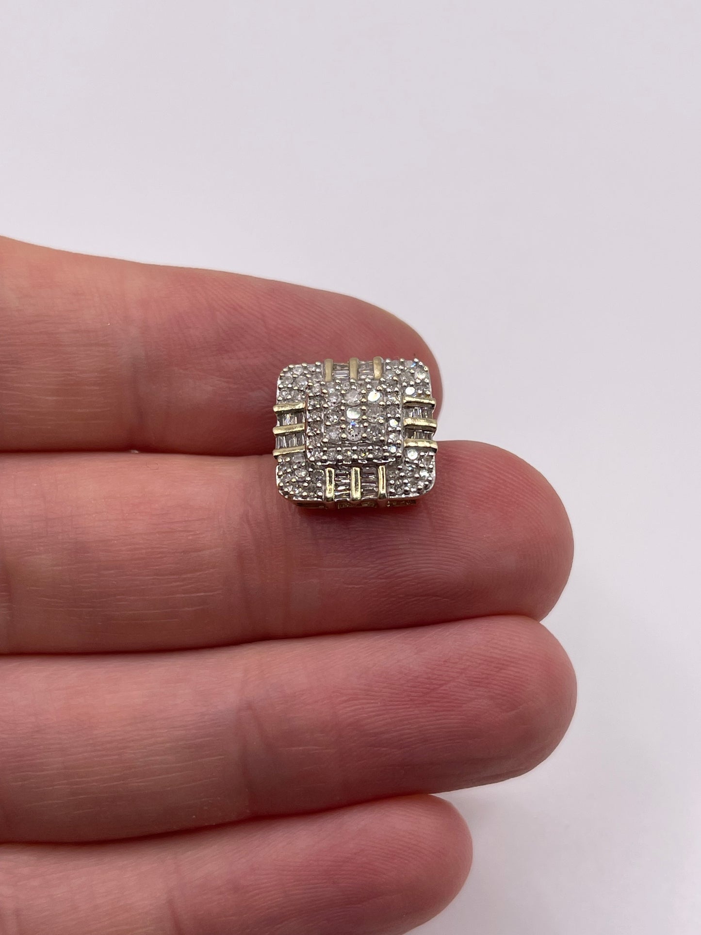 9ct gold diamond cluster pendant