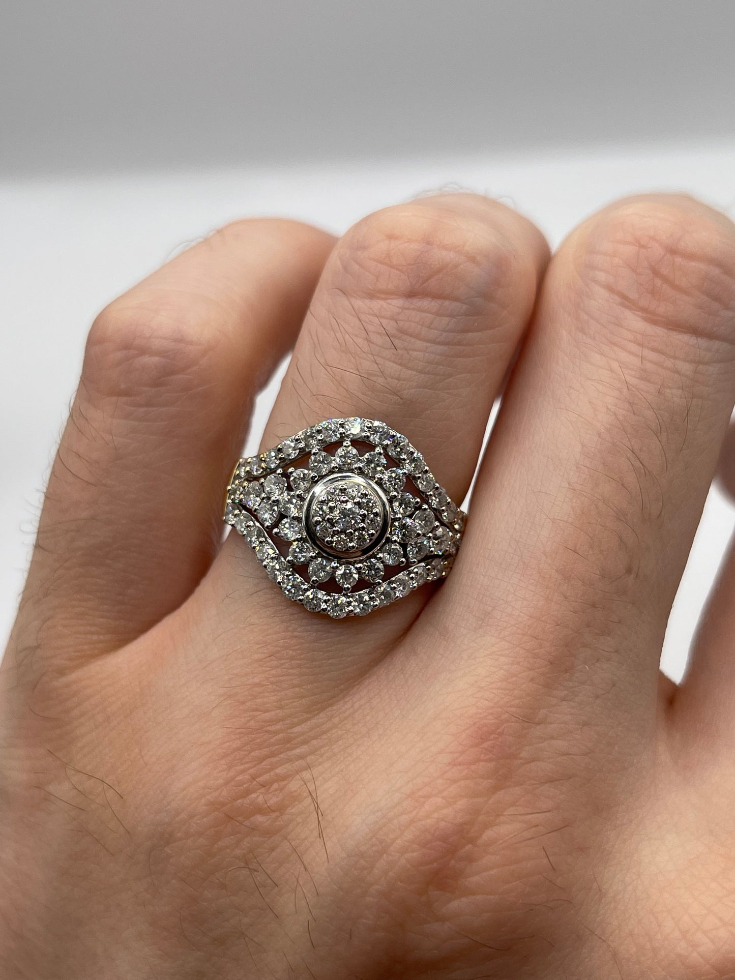9ct gold 1.5ct diamond cluster ring