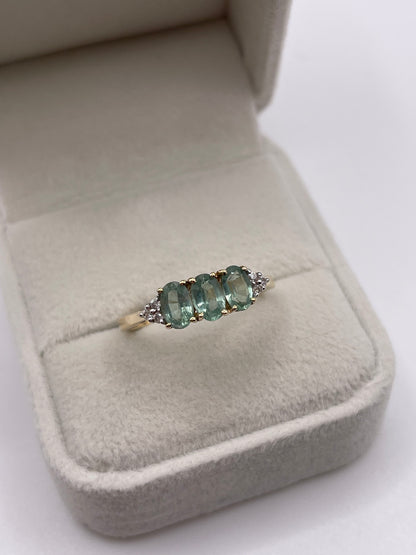 9ct gold green kyanite and zircon ring