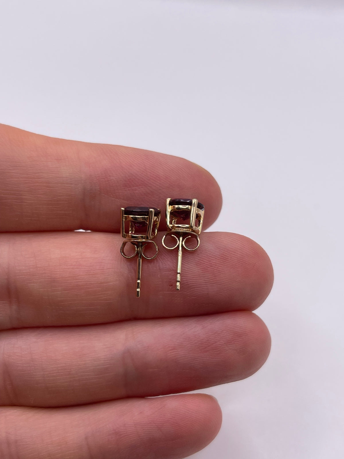 9ct gold garnet earrings
