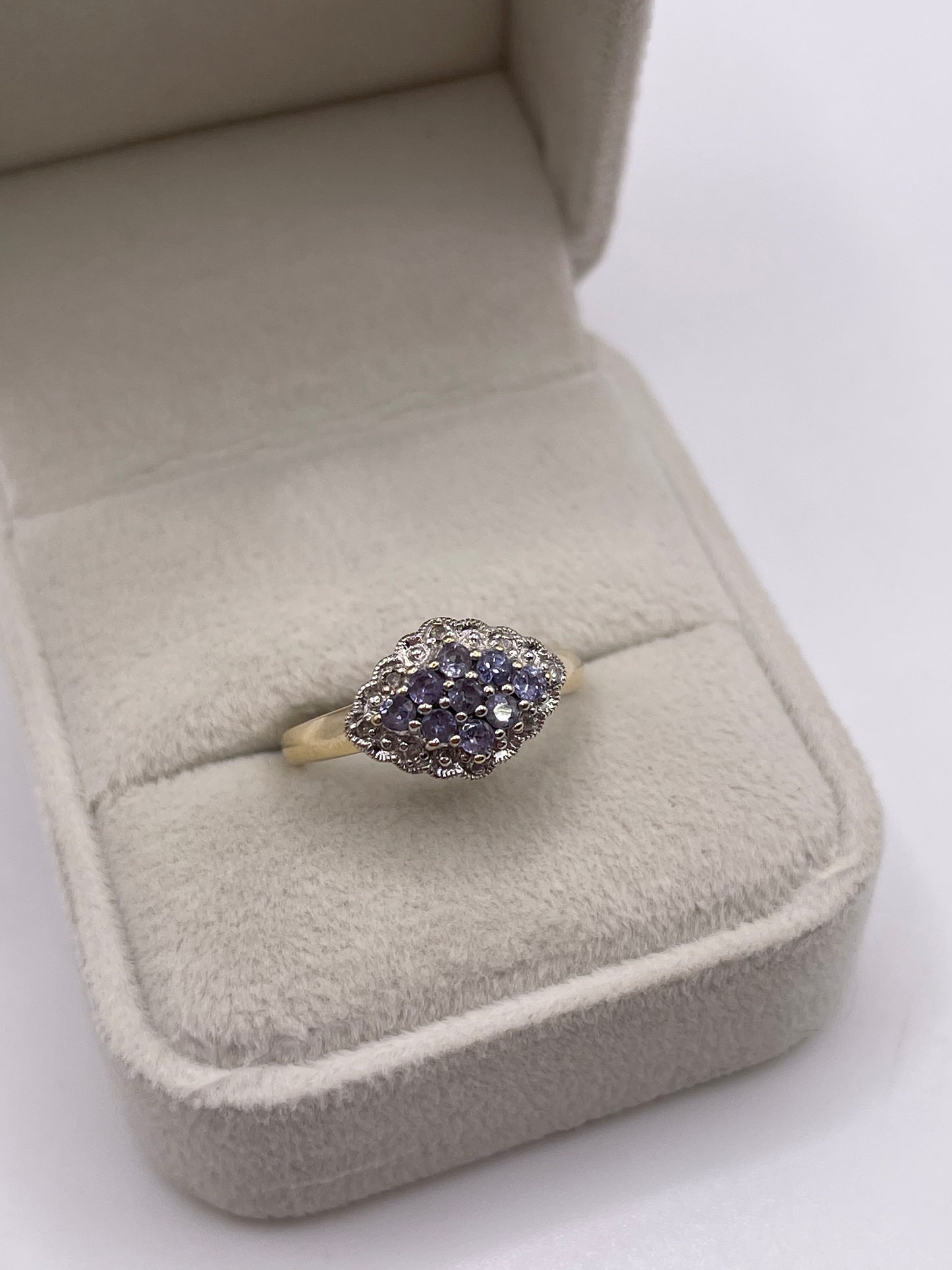 9ct gold tanzanite and diamond ring