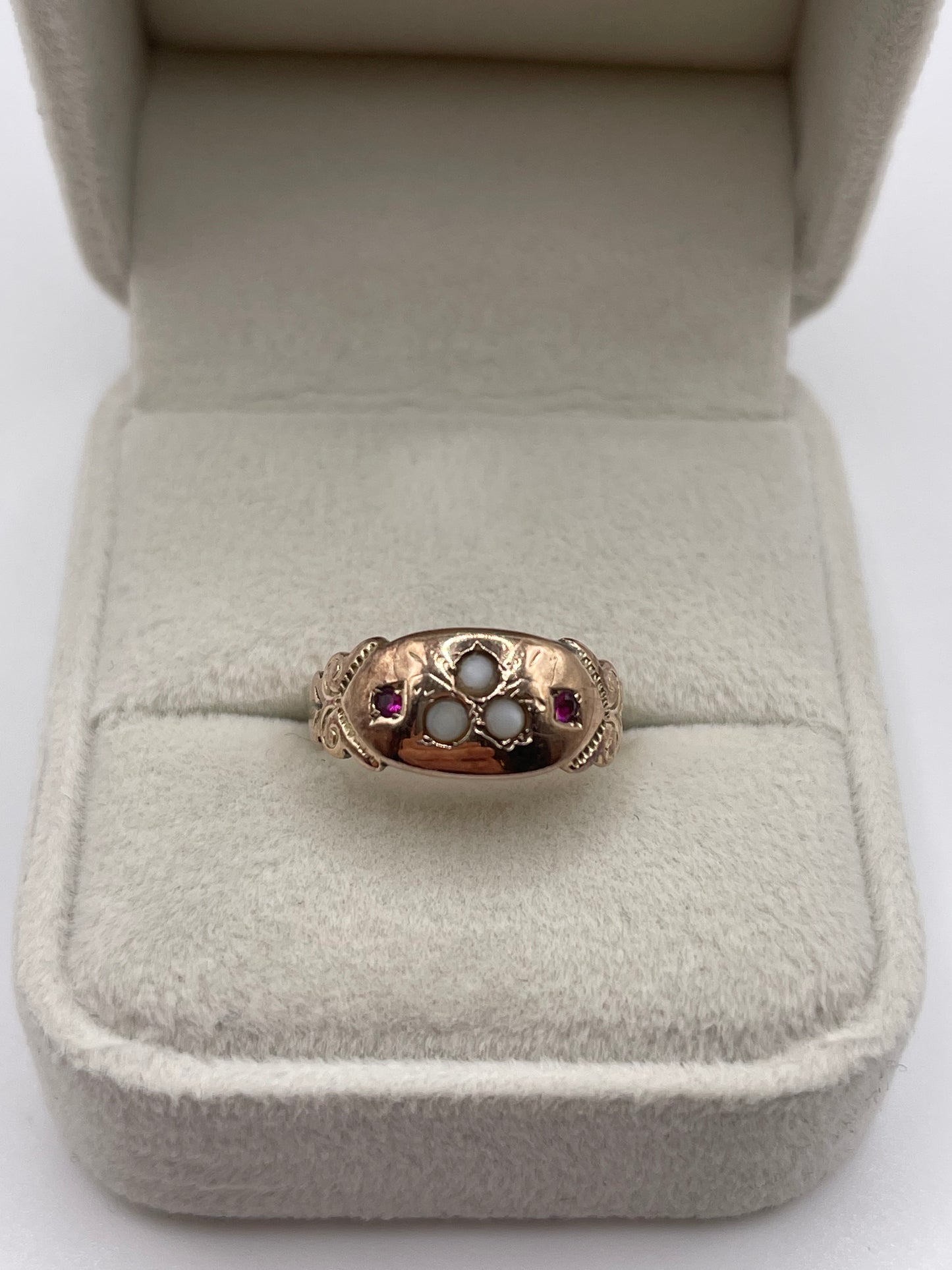 Antique 9ct rose gold garnet and pearl ring