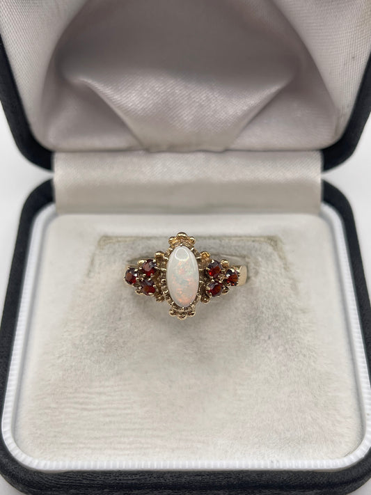 9ct gold opal and garnet ring