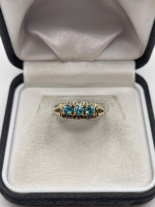 9ct gold zircon cluster ring