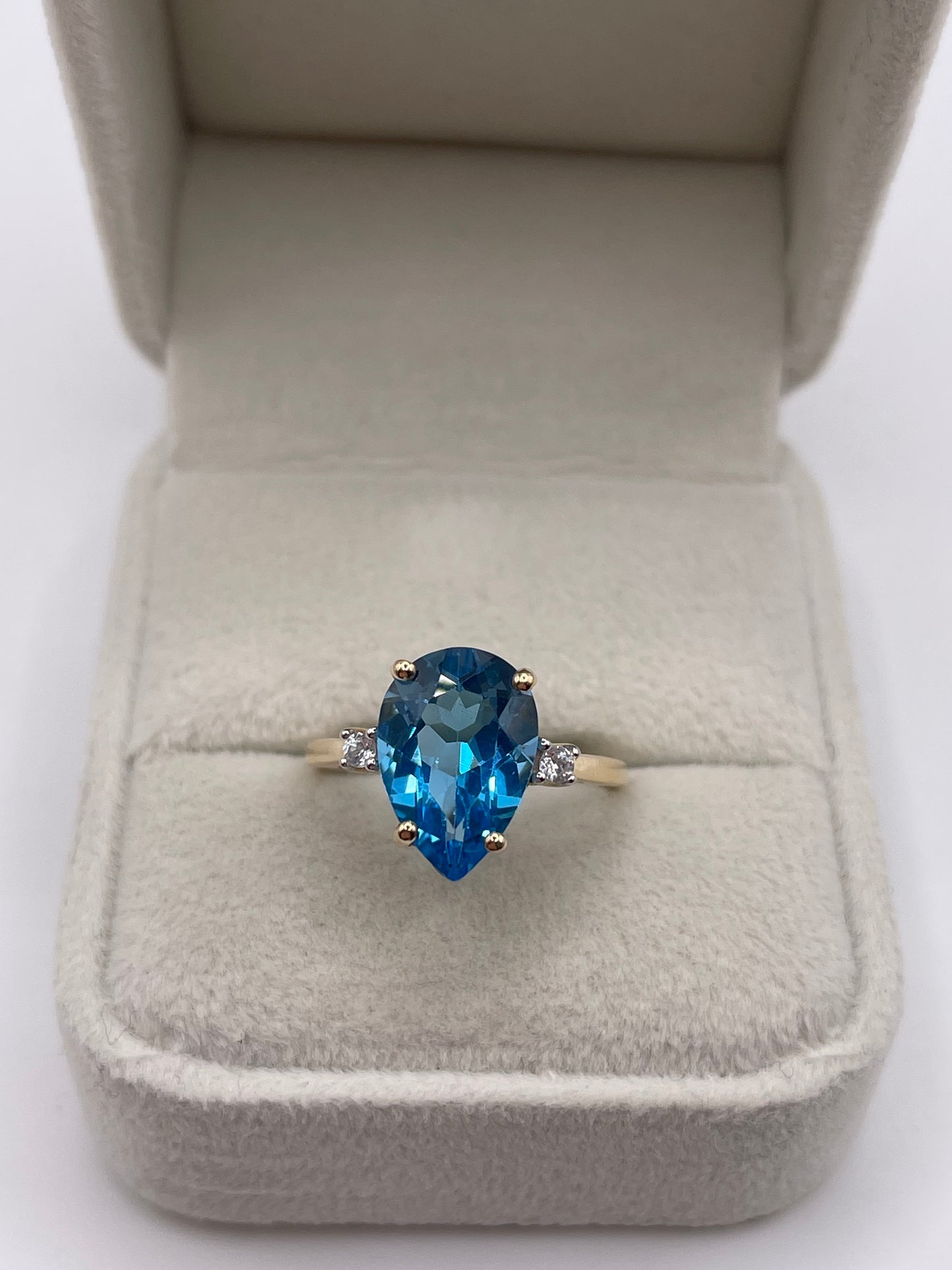 9ct gold topaz and zircon ring