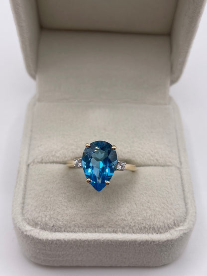 9ct gold topaz and zircon ring