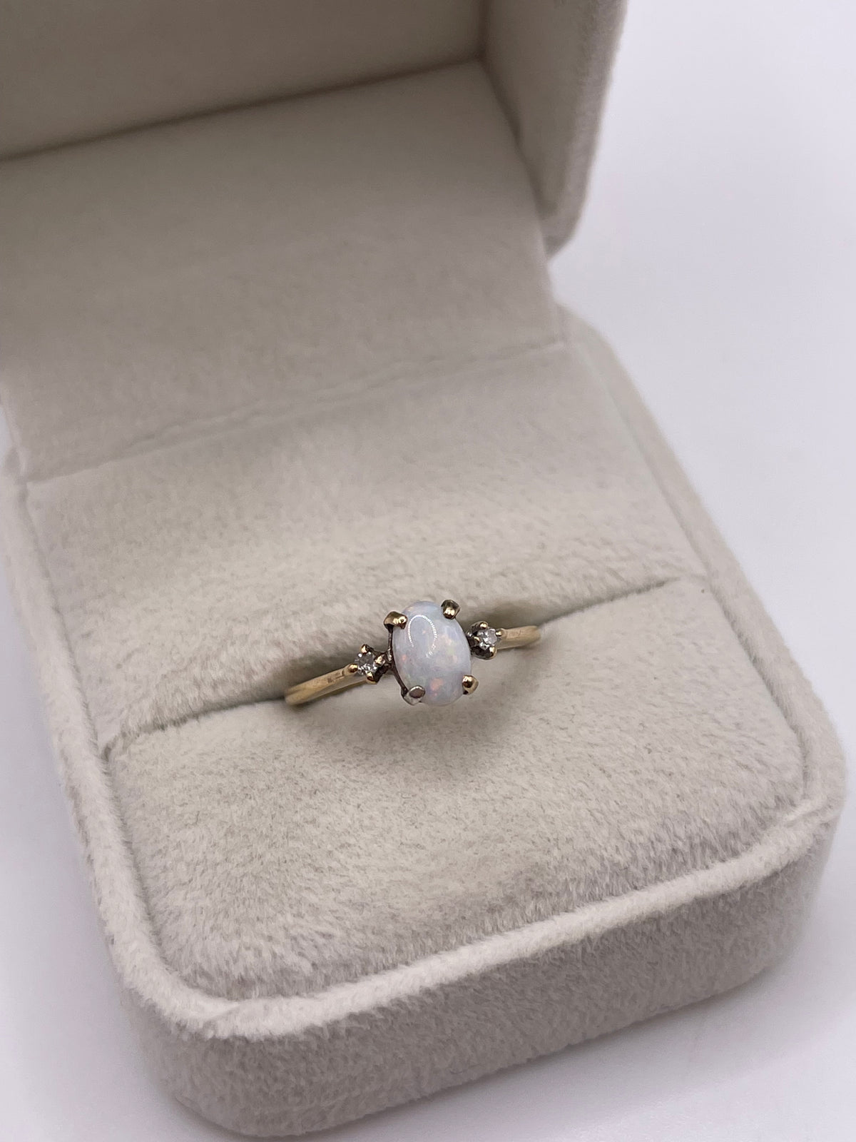 9ct gold opal and diamond ring
