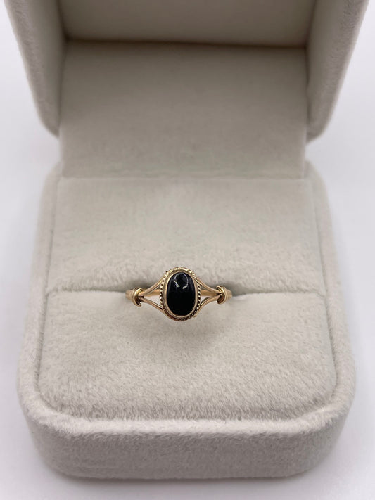 9ct gold onyx ring