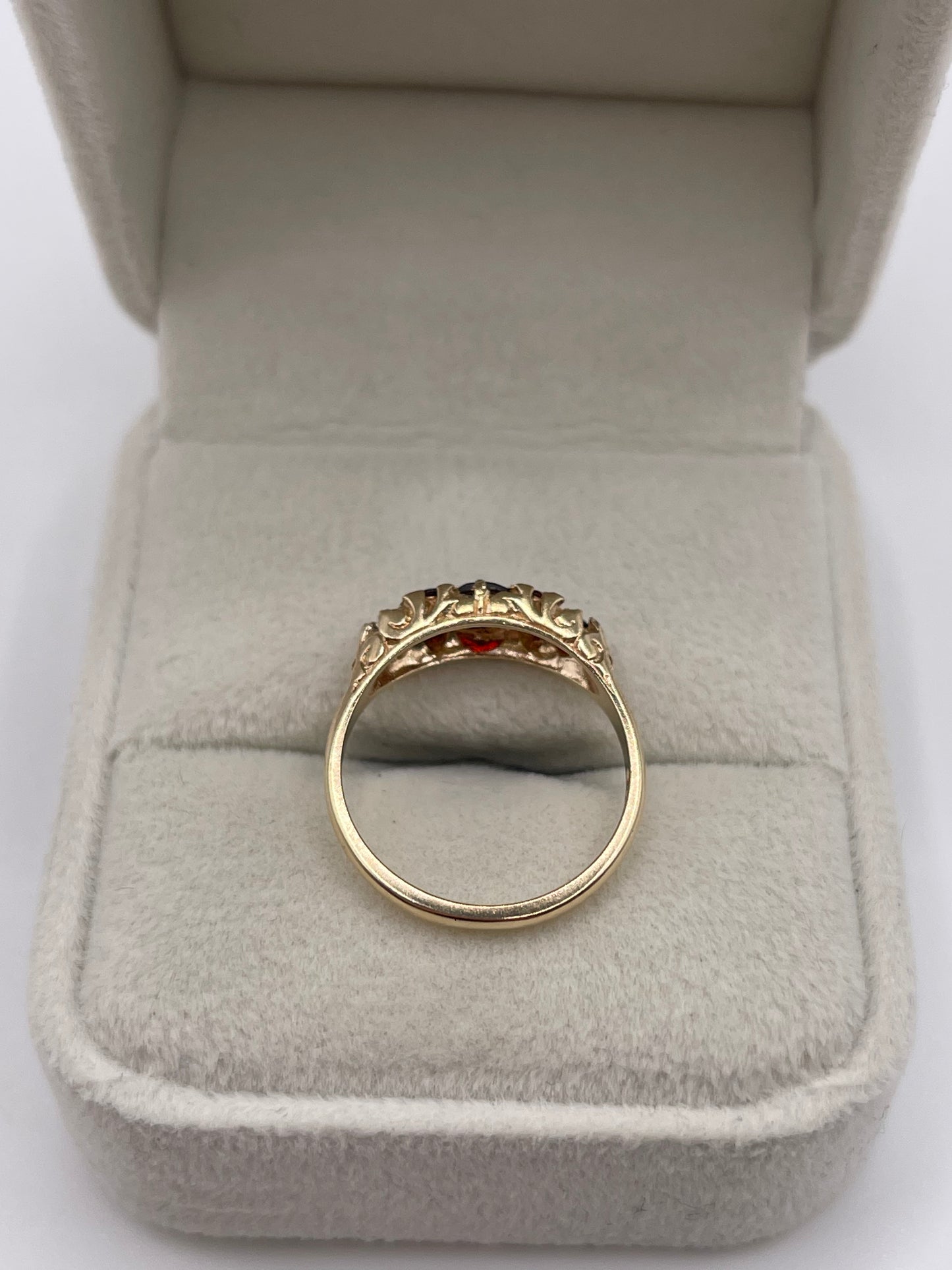9ct gold garnet cluster ring