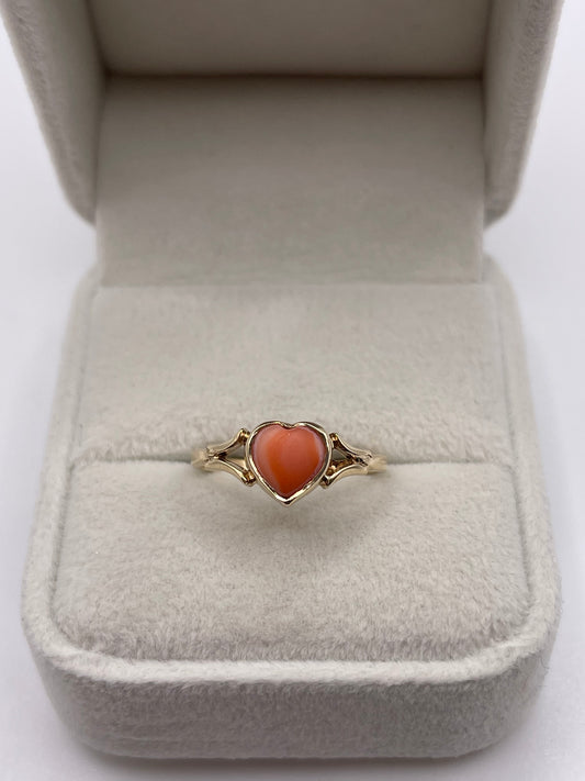 9ct gold heart coral ring
