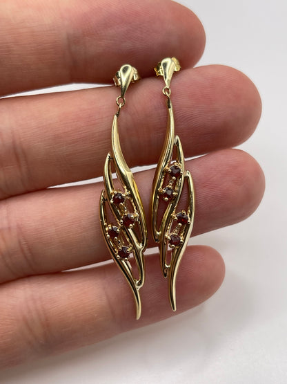 9ct gold garnet earrings
