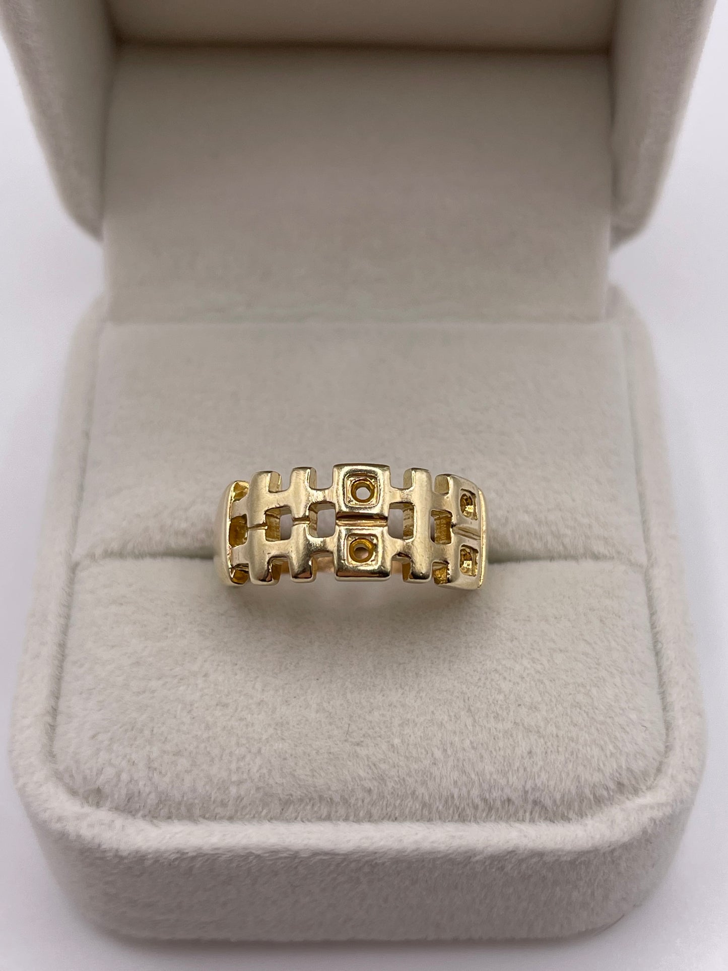 9ct gold ring