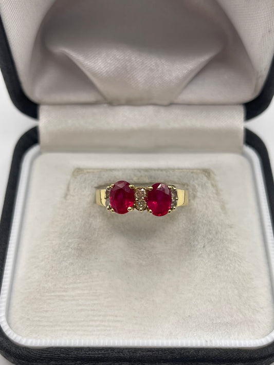 18ct gold ruby and diamond ring