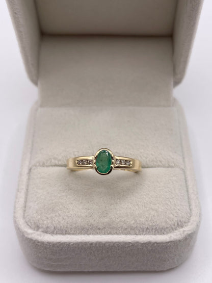 9ct gold emerald and diamond ring