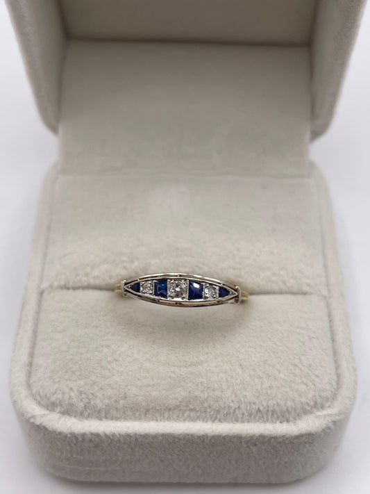 18ct gold sapphire and diamond ring