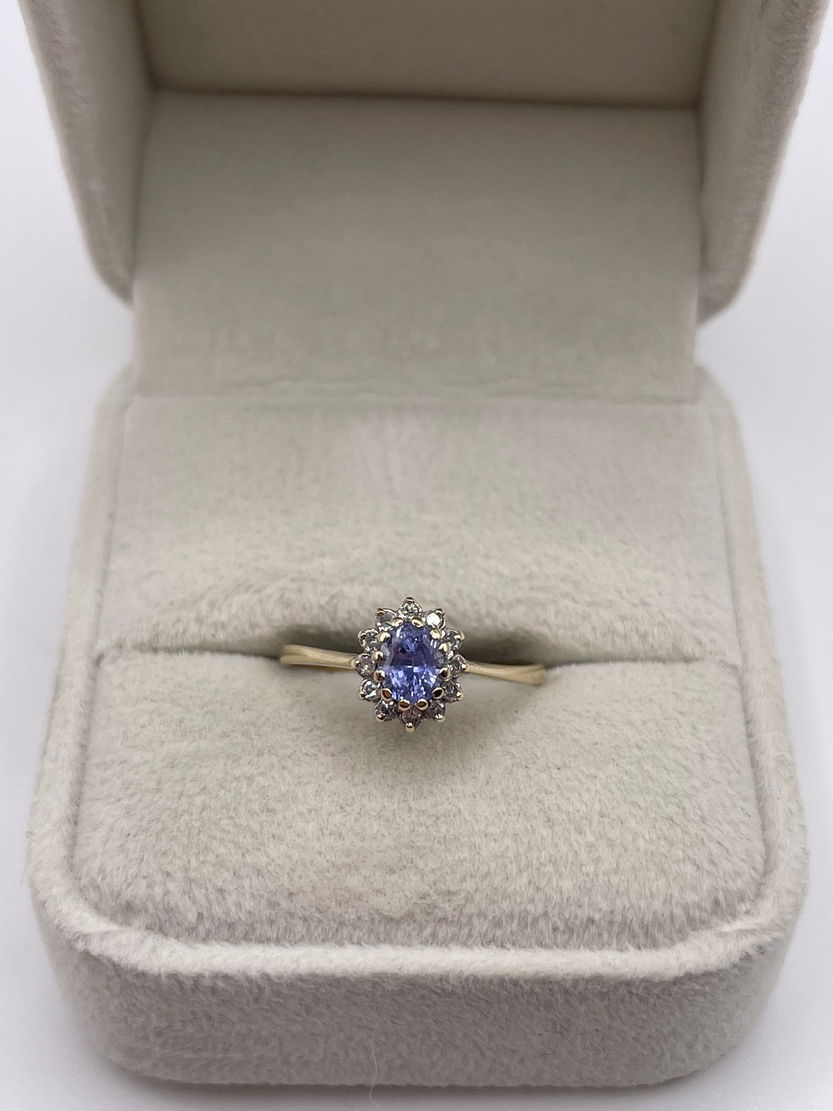 9ct gold sapphire and diamond ring