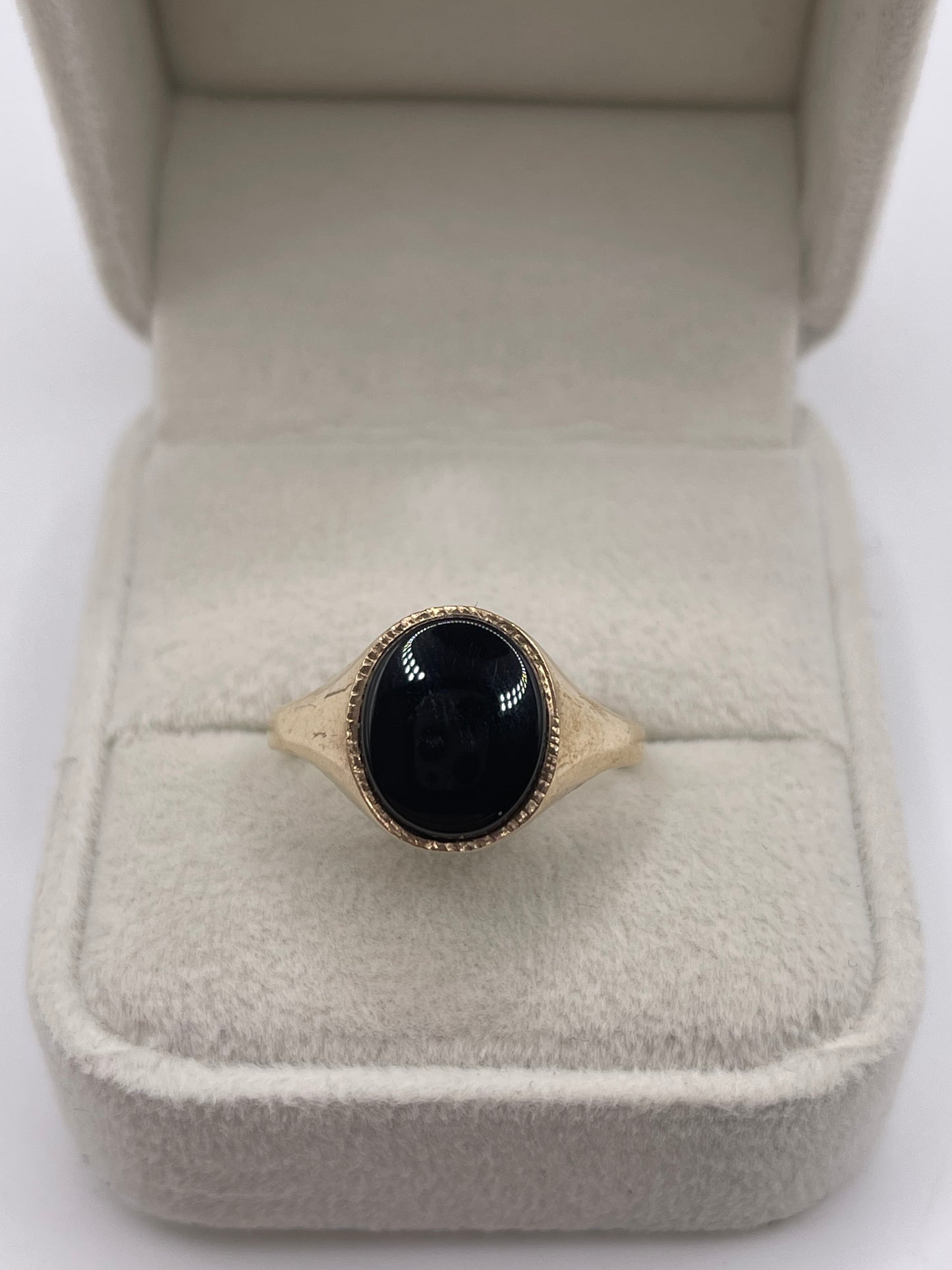 9ct gokd onyx signet ring