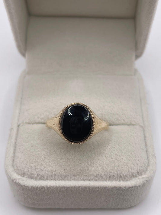 9ct gokd onyx signet ring