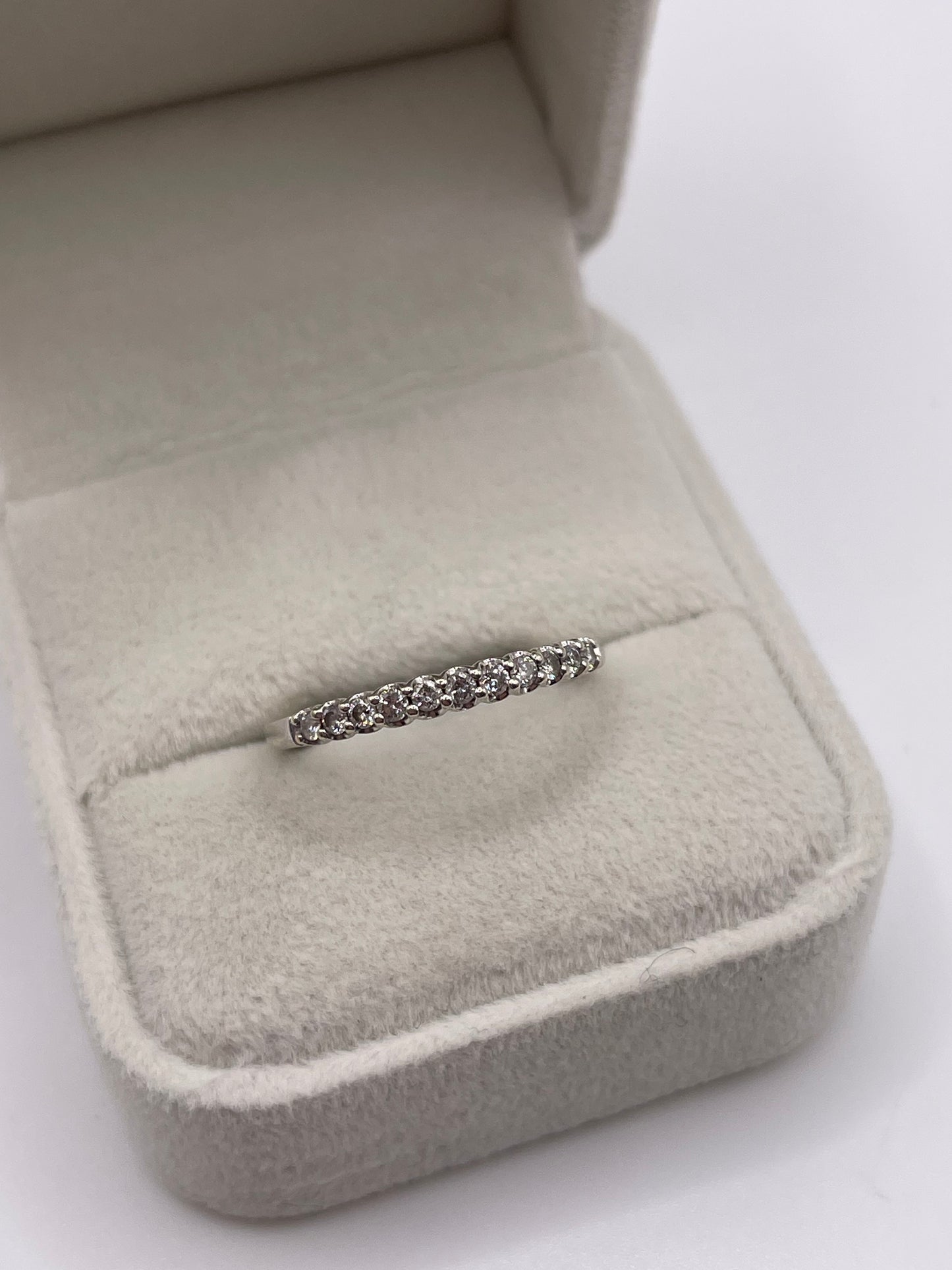9ct white gold diamond ring