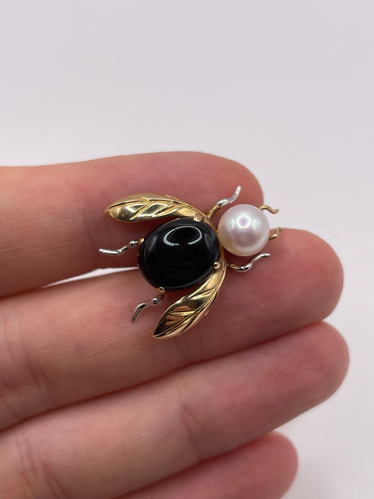 9ct gold onyx and pearl bee brooch