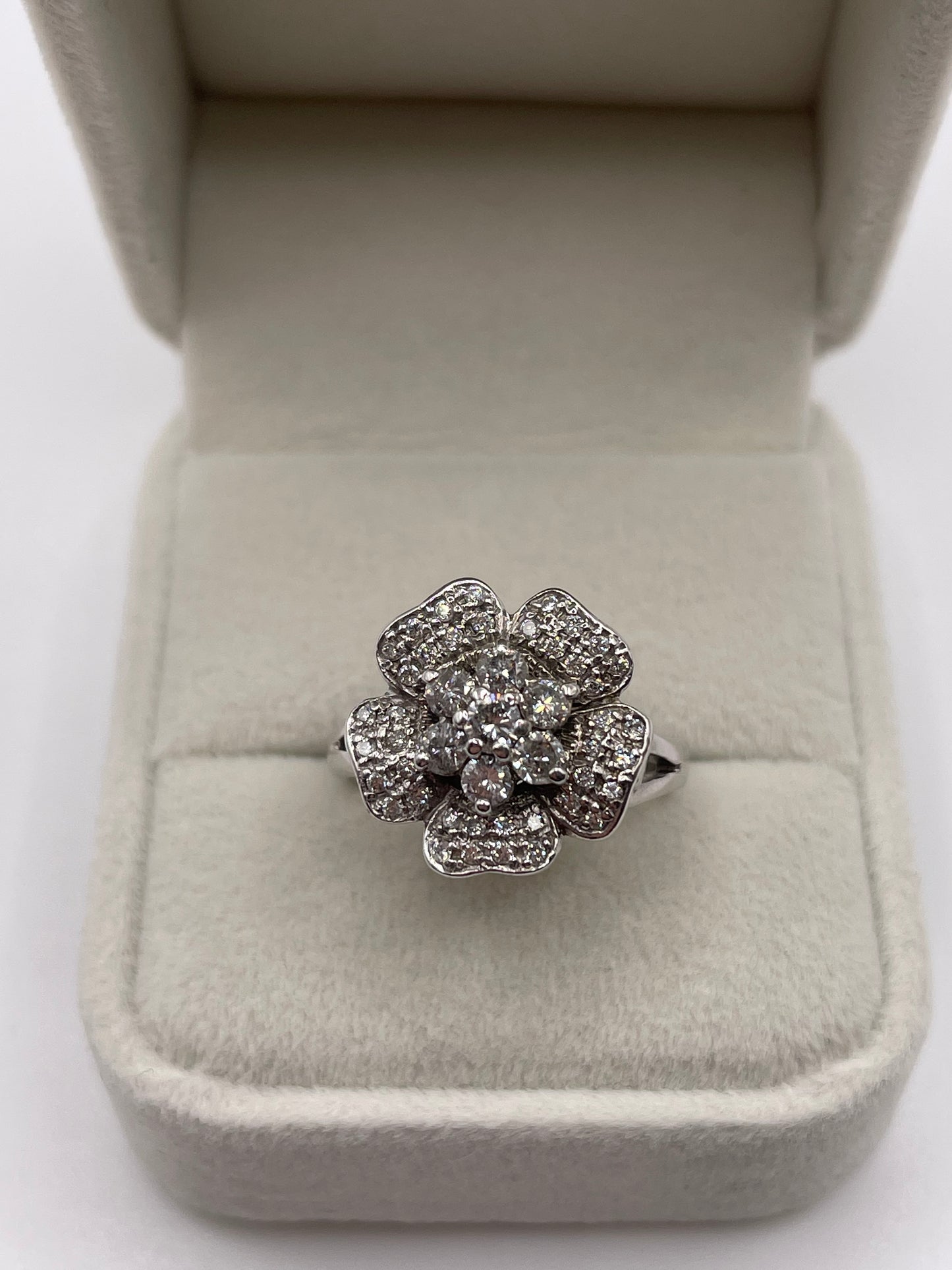 Heavy 18ct white gold diamond cluster ring