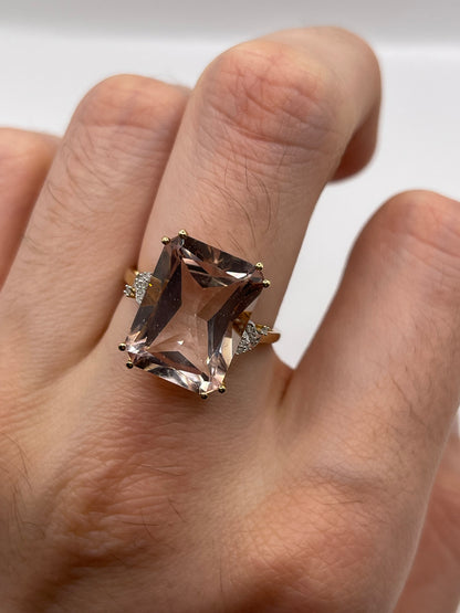 9ct gold morganite and diamond ring