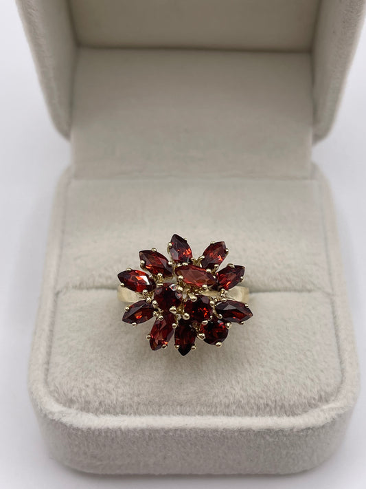 9ct gold garnet cluster ring