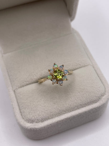 9ct gold peridot and opal ring
