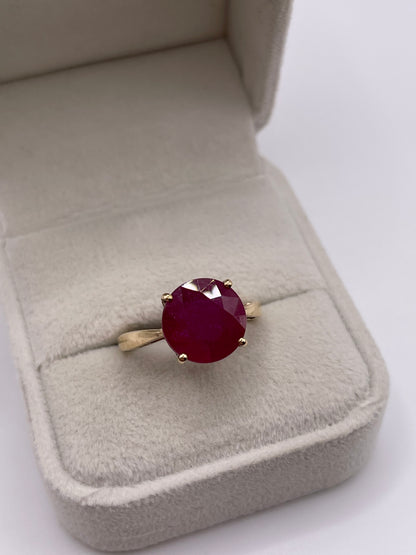 9ct gold ruby ring