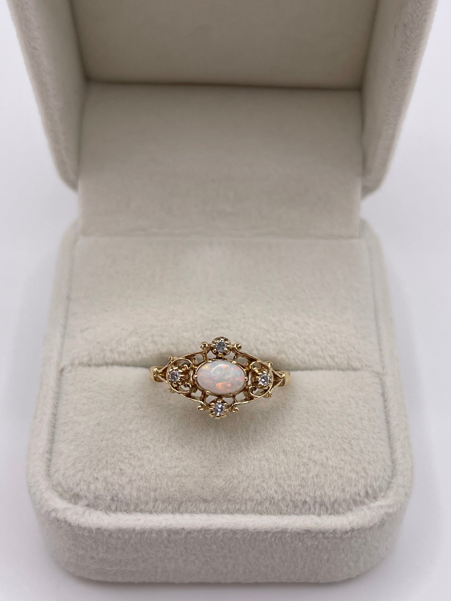 9ct gold opal and diamond ring
