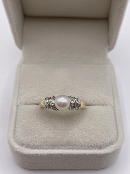 9ct gold pearl and diamond ring