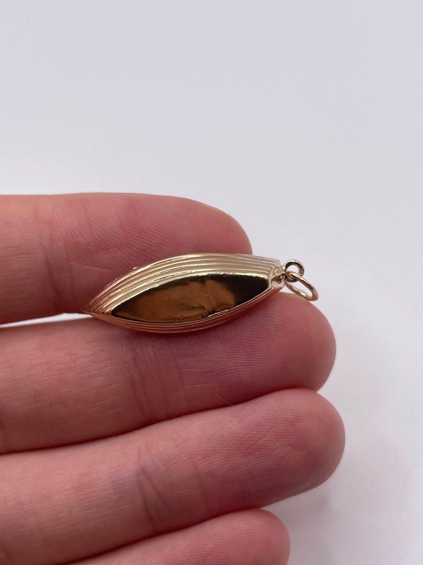9ct gold boat charm