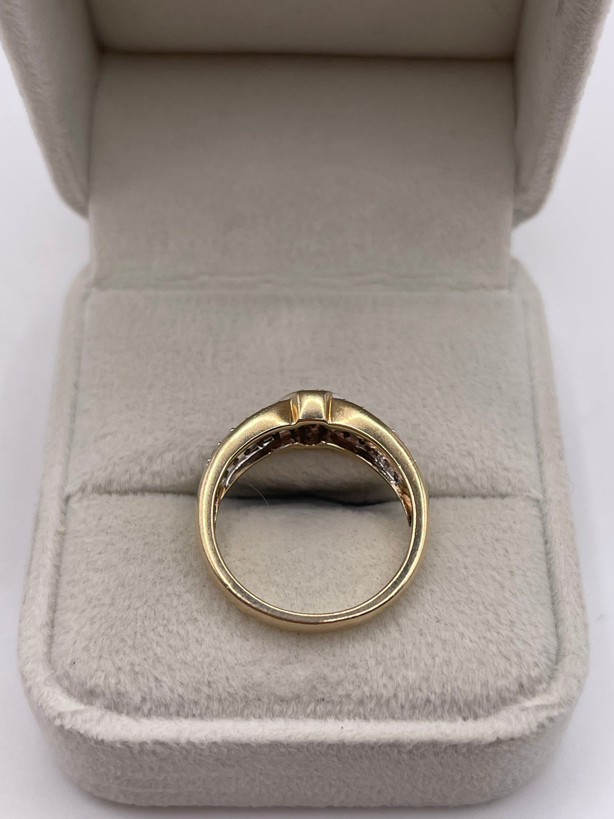 9ct gold diamond cluster ring