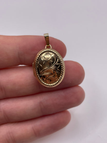 9ct gold locket