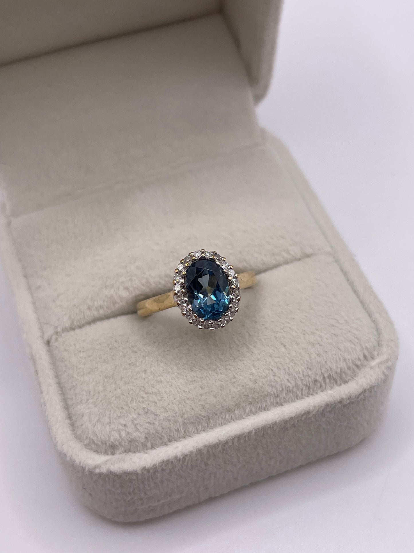 9ct gold topaz and diamond ring