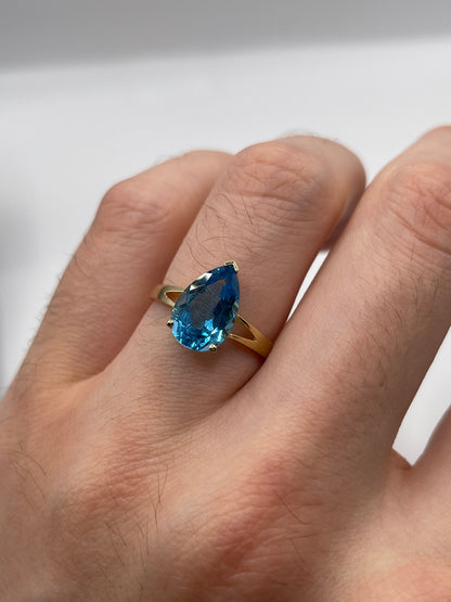 9ct gold blue topaz ring
