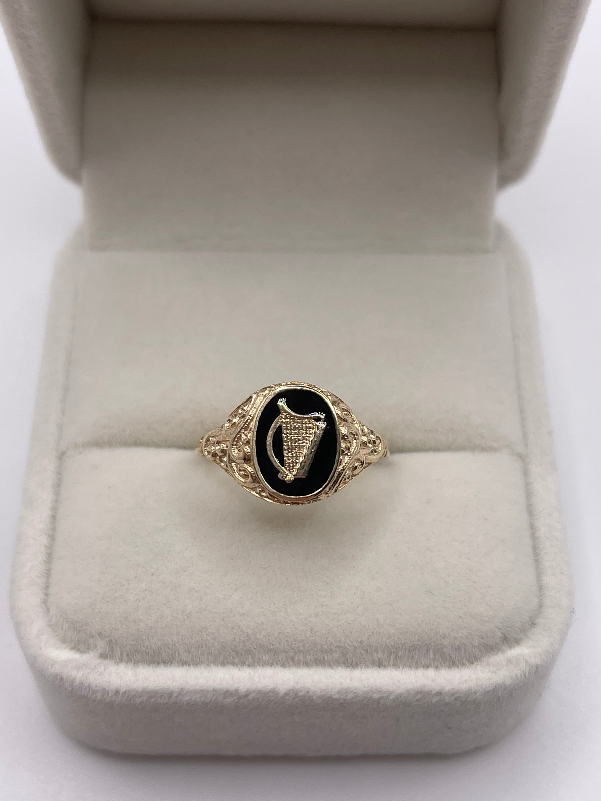 9ct gold enamelled harp ring – Danjmt