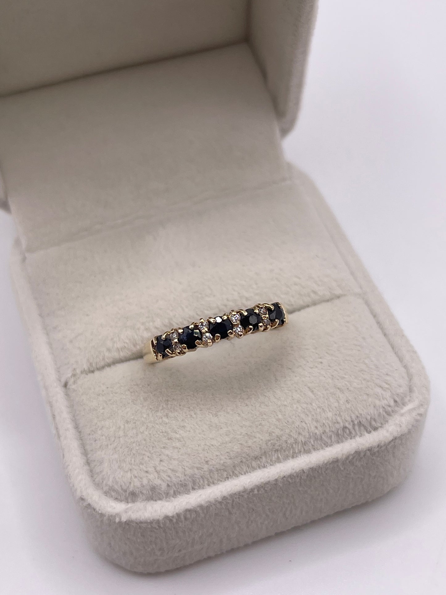 9ct gold sapphire and diamond ring