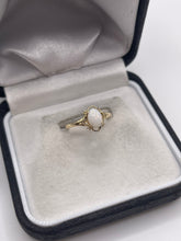 Load image into Gallery viewer, 9ct gold opal ring
