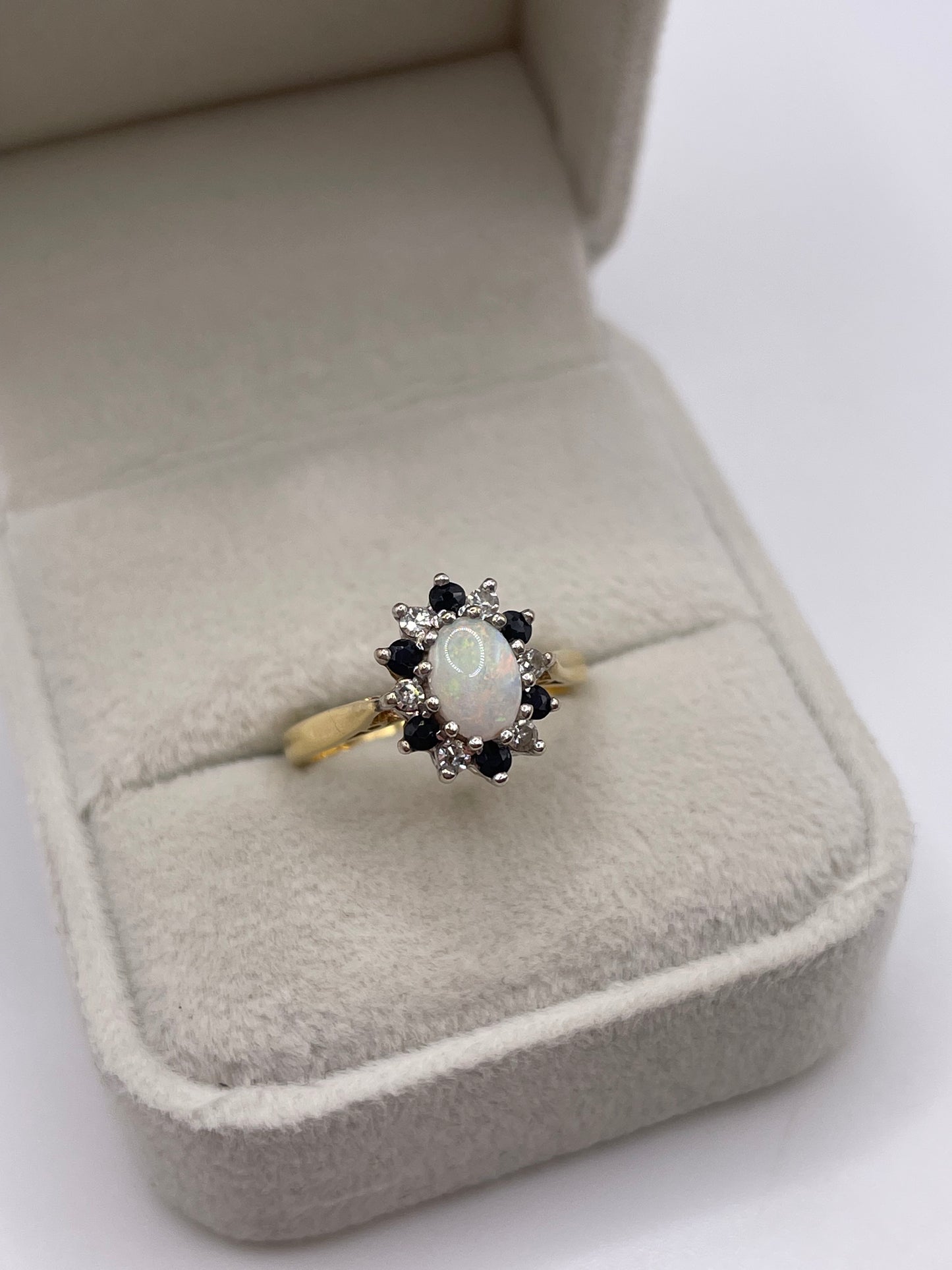 18ct gold opal and sapphire ring