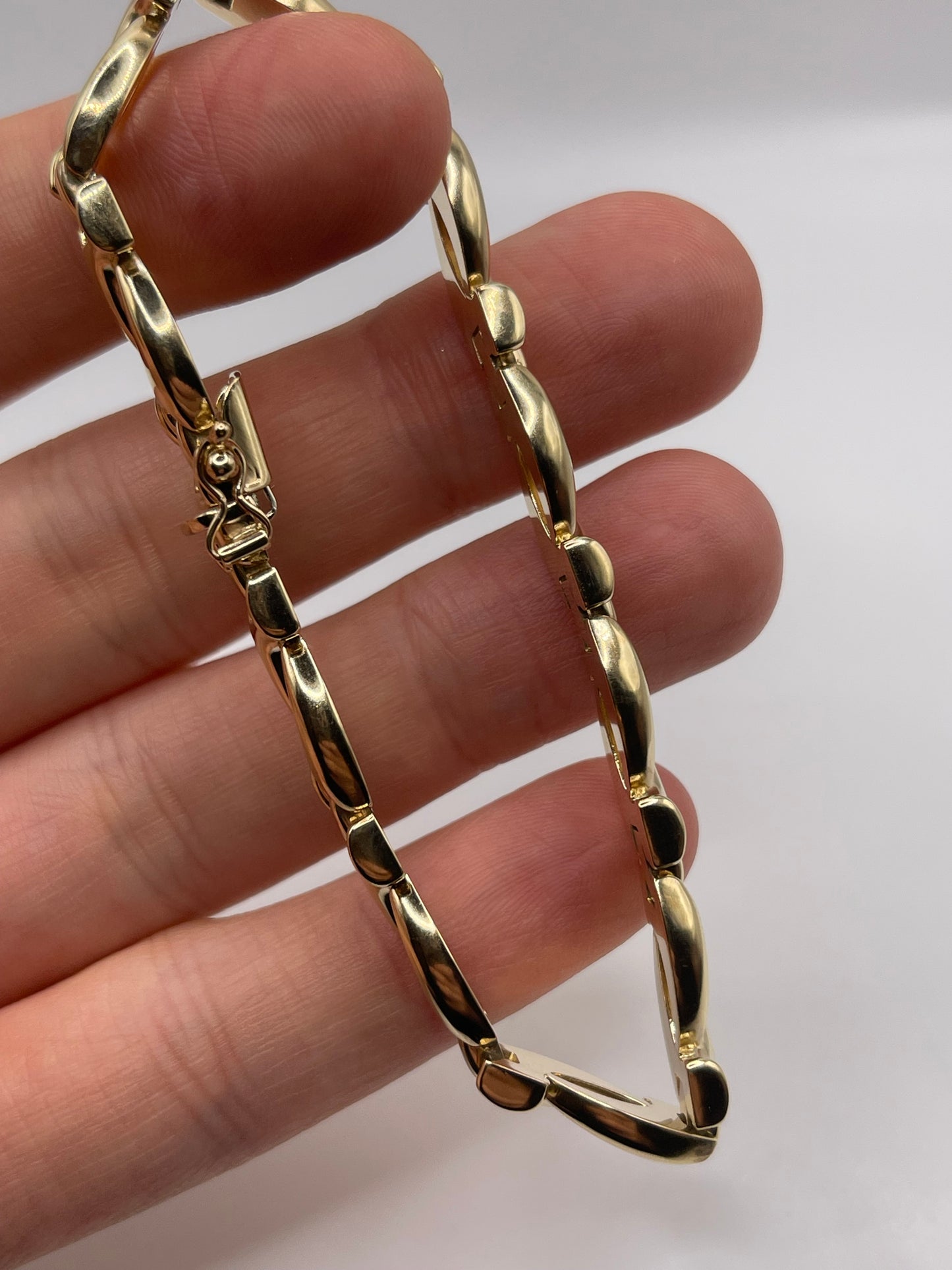 9ct gold bracelet