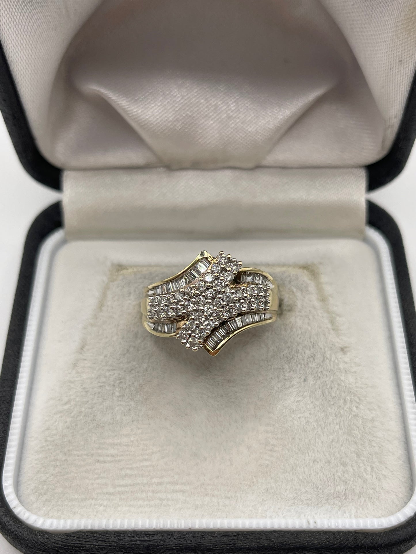 9ct gold diamond cluster ring
