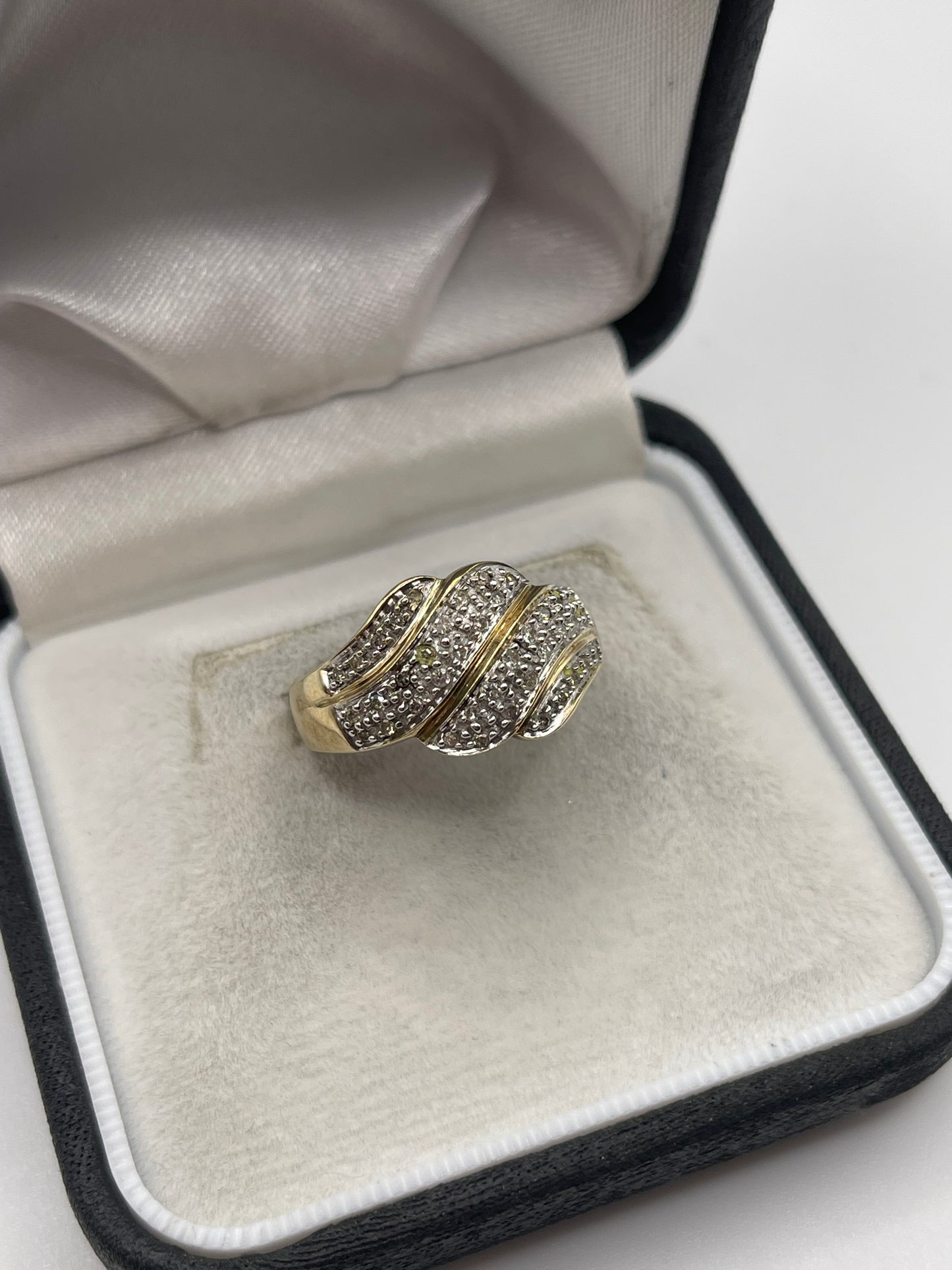 9ct gold diamond cluster ring