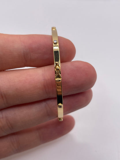 9ct gold cz bangle