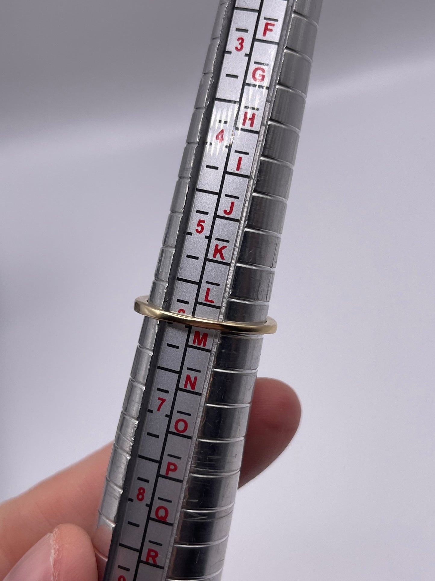 9ct gold aquamarine and diamond ring